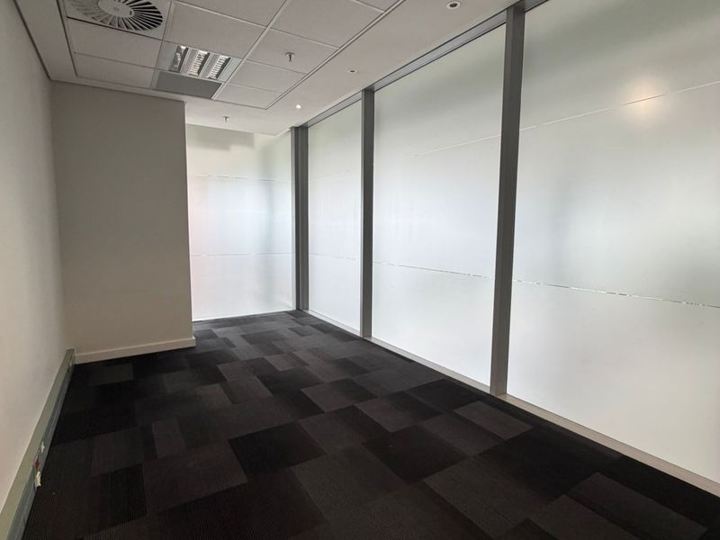 High-End Corporate Offices in the Heart of Sandton’s Business District - Photo 3