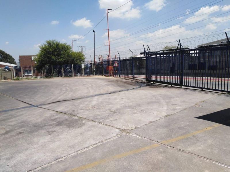 Industrial Rental  in Industria , Roodepoort - Photo 4