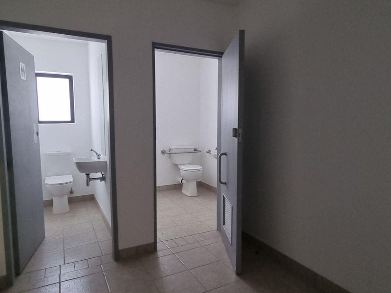 New warehouse to rent in Twenty One Industrial Estate, Clayville - Photo 8