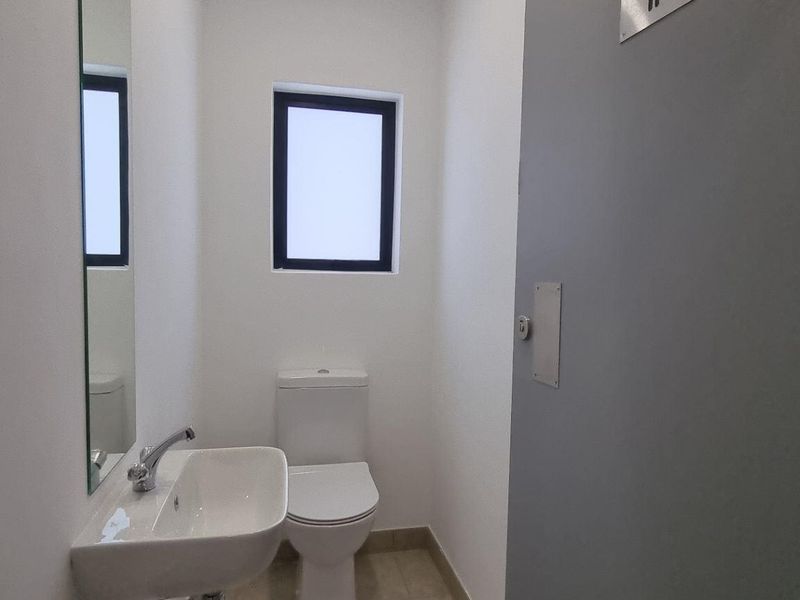 New warehouse to rent in Twenty One Industrial Estate, Clayville - Photo 7