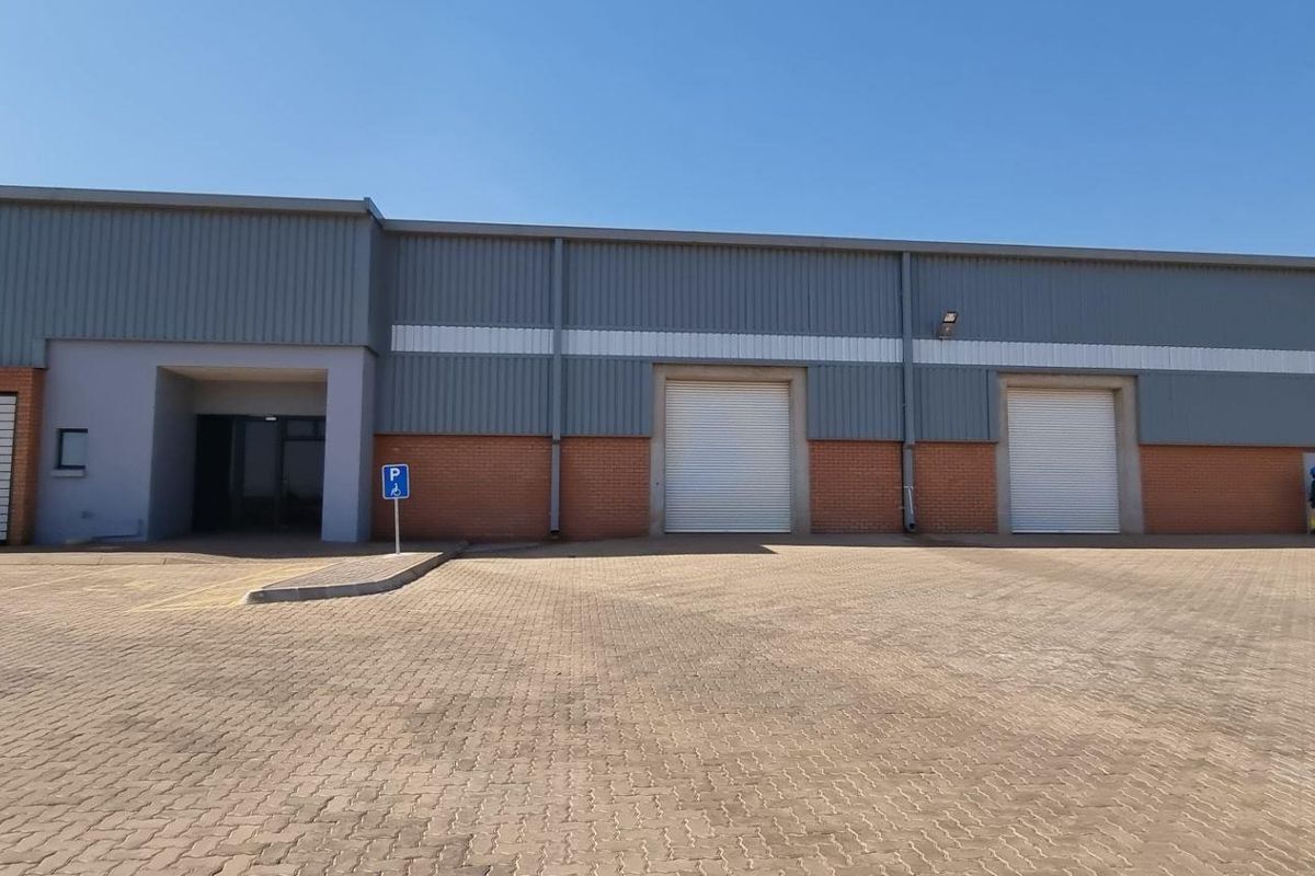 New warehouse to rent in Twenty One Industrial Estate, Clayville - Photo 2