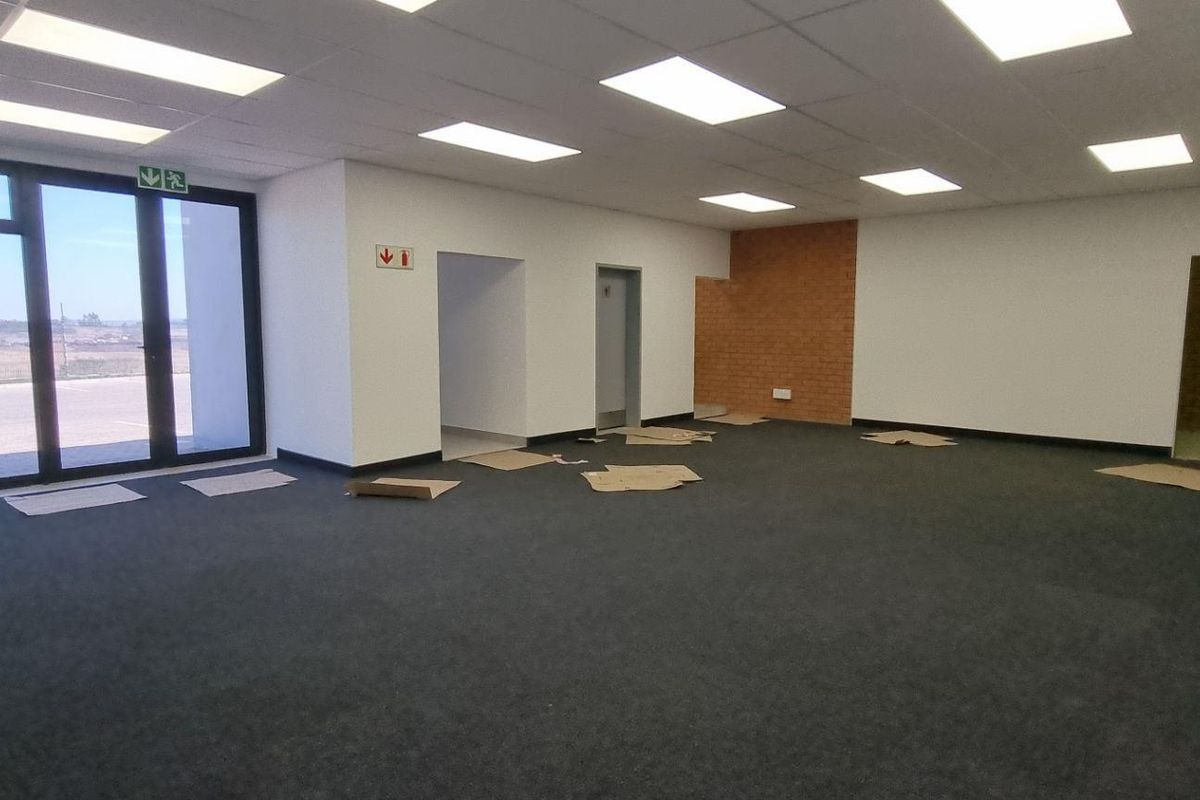 New warehouse to rent in Twenty One Industrial Estate, Clayville - Photo 3