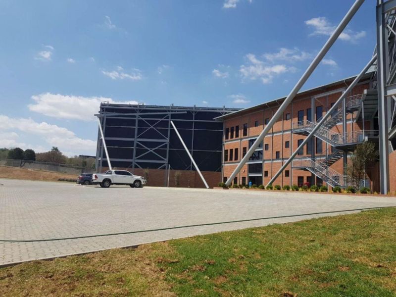 Stunning Offices To Let in Midrand - Photo 2