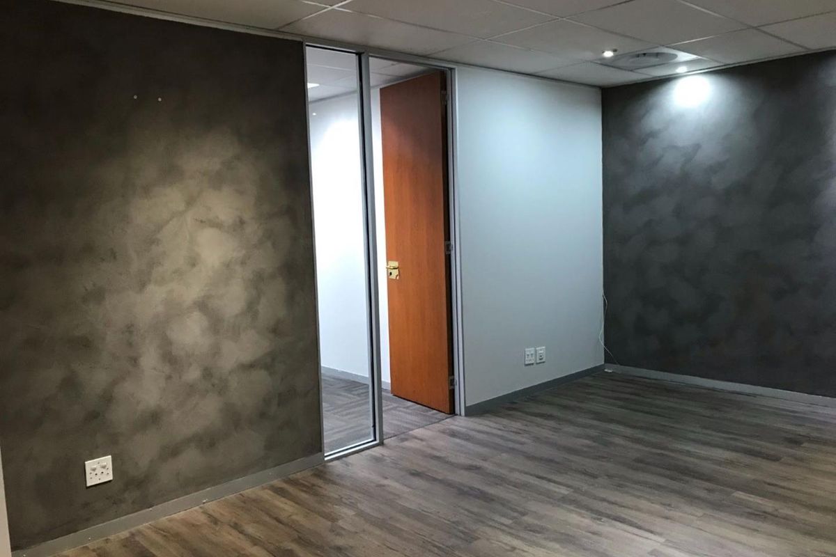 Office suite to rent in Midrand - Photo 3