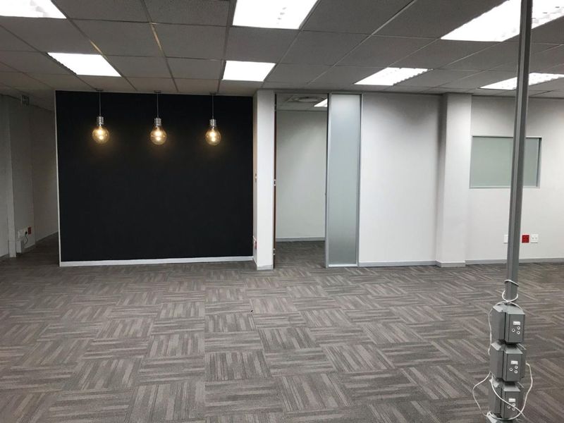 Office suite to rent in Midrand - Photo 10