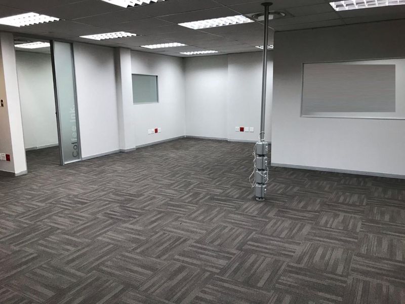 Office suite to rent in Midrand - Photo 6