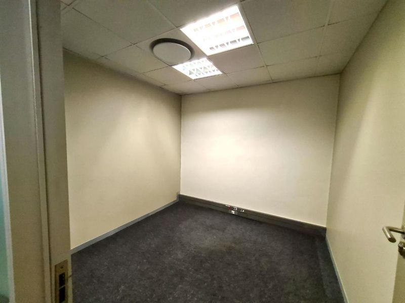 Prime Office Space To Let in Midrand - Photo 9