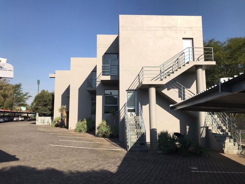 Commercial Premises For Sale in Fourways - Photo 4