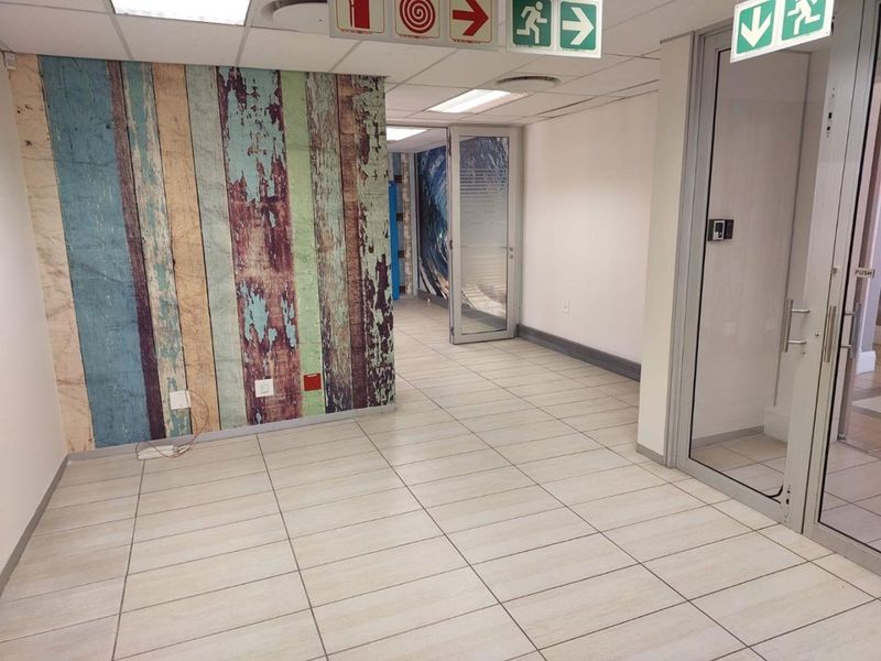 Offices ready for occupation - Photo 4