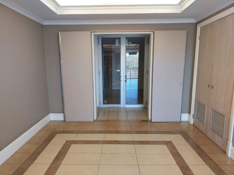 Offices ready for occupation - Photo 3