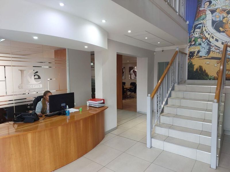 Entire Building To Let / For Sale in heart of Bryanston - Photo 4