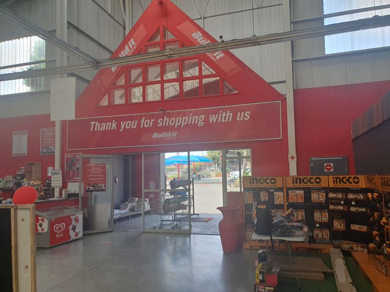 Warehouse/showroom on M1 motorway for sale in Ormonde, JHB - Photo 3