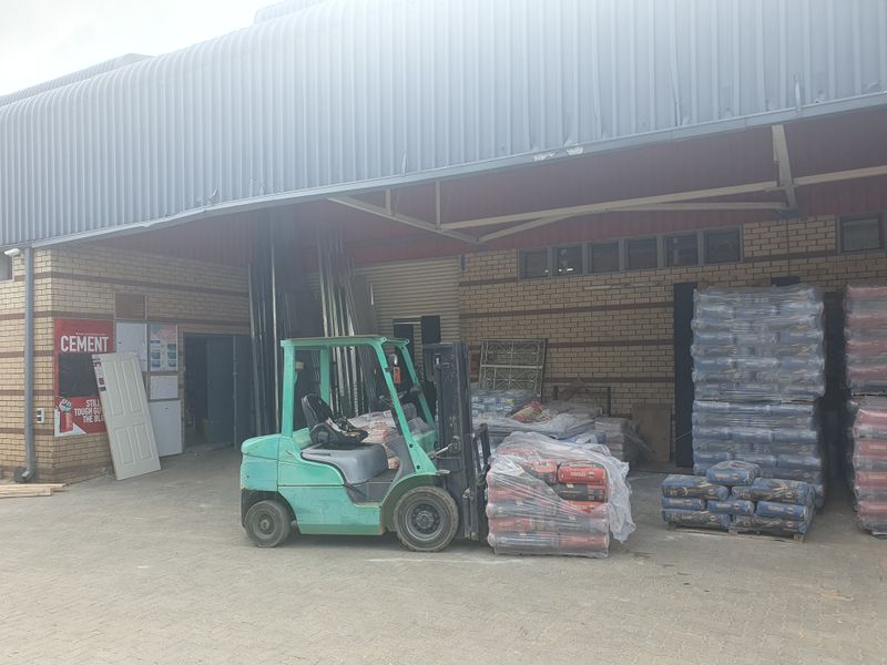 Warehouse/showroom on M1 motorway for sale in Ormonde, JHB - Photo 8