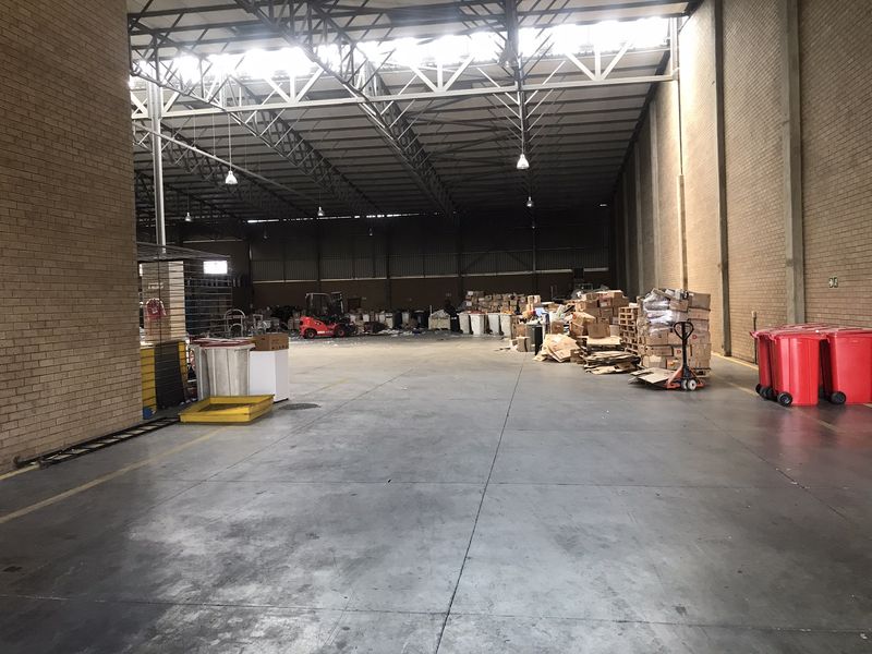 2358m2 Warehouse to Let in North Riding - Photo 7