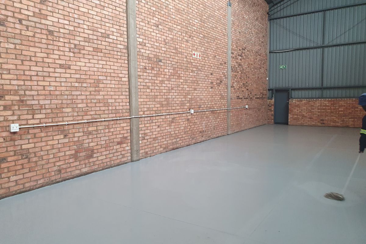 Warehouse to rent in Midrand - Photo 2