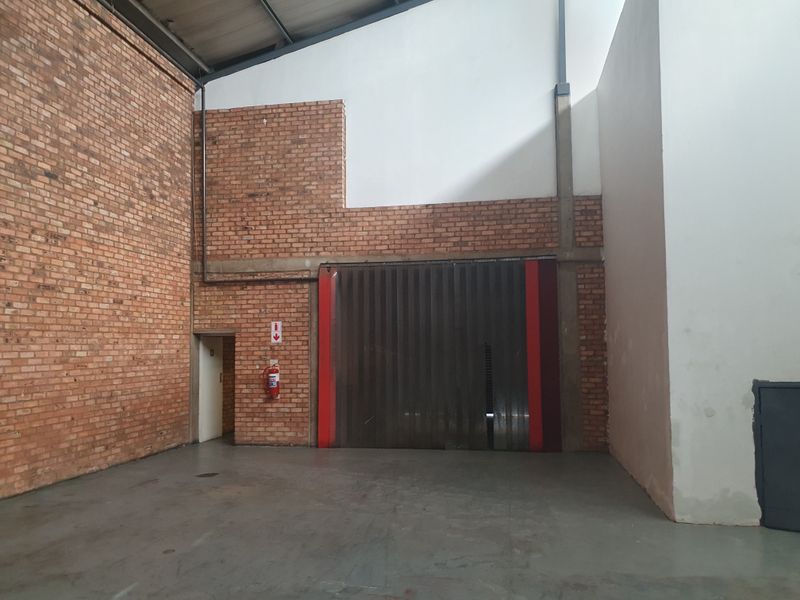 Warehouse to rent in Midrand - Photo 9