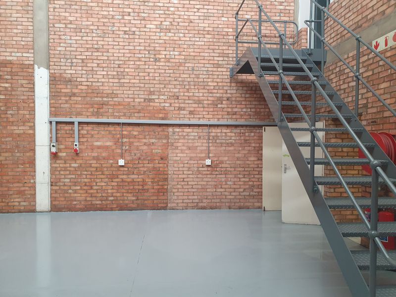 Warehouse to rent in Midrand - Photo 6