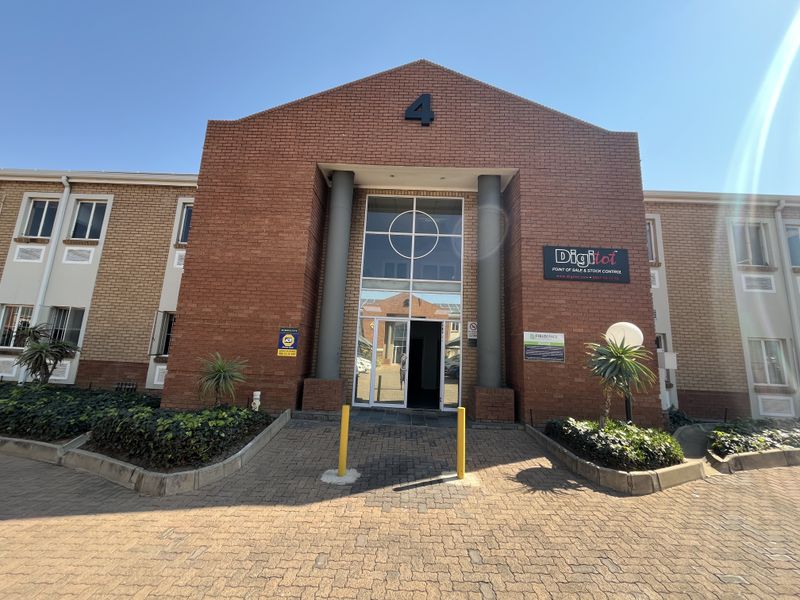 Offices to rent  in business park, Midrand - Photo 2