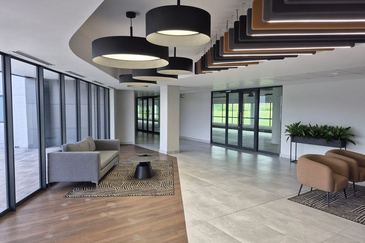 Renovated Offices with motorway frontage to rent in Waterfall - Photo 2