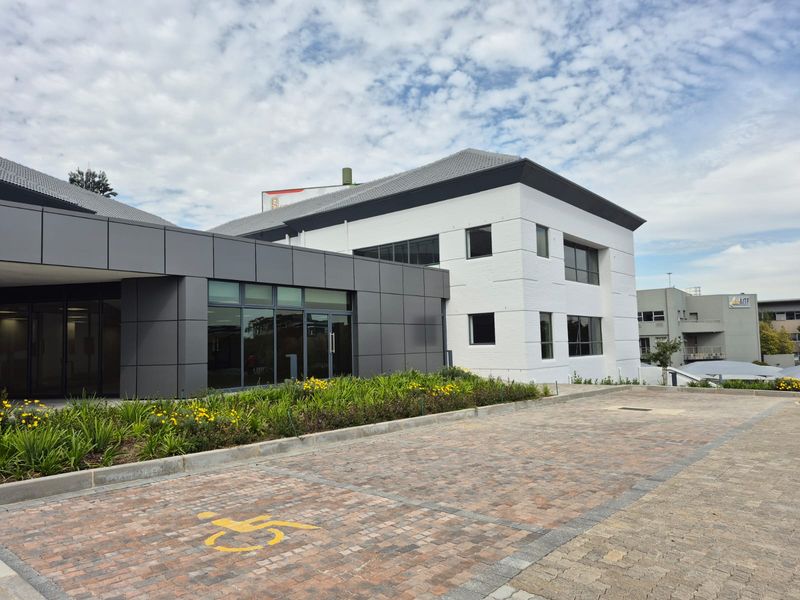 Renovated Offices with motorway frontage to rent in Waterfall - Photo 6