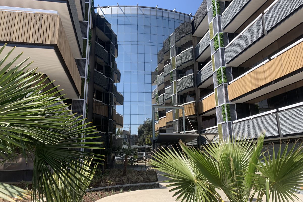 Secure Office Space in Bedford Park - REFURBED and READY! - Photo 2