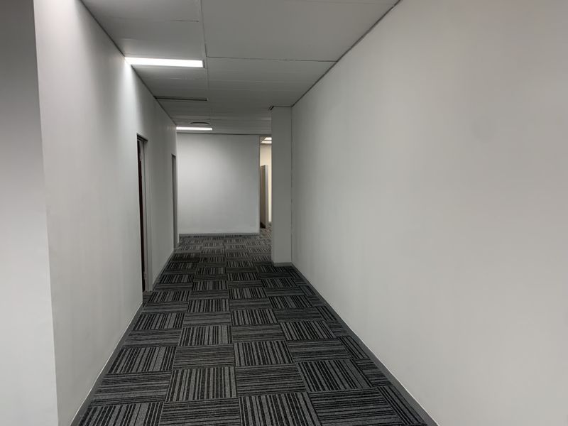 Secure Office Space in Bedford Park - REFURBED and READY! - Photo 5