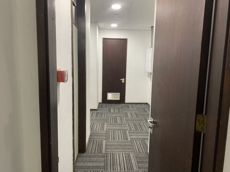 Secure Office Space in Bedford Park - REFURBED and READY! - Photo 9