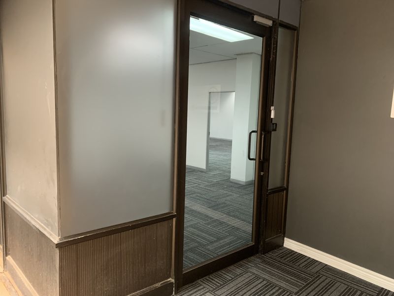 Secure Office Space in Bedford Park - REFURBED and READY! - Photo 4