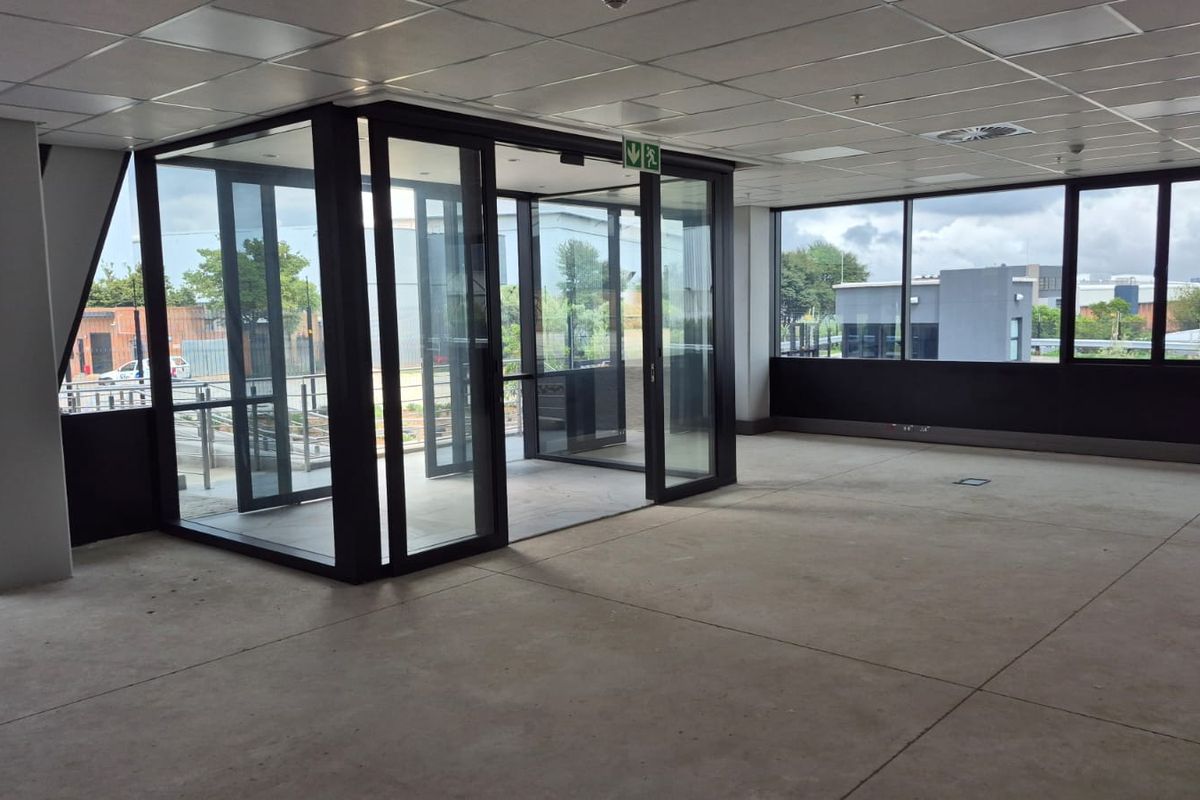 New distribution centre to rent in Longmeadow/Meadowview, JHB - Photo 5