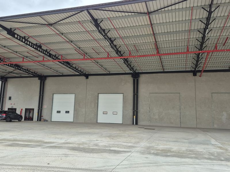 New distribution centre to rent in Longmeadow/Meadowview, JHB - Photo 9
