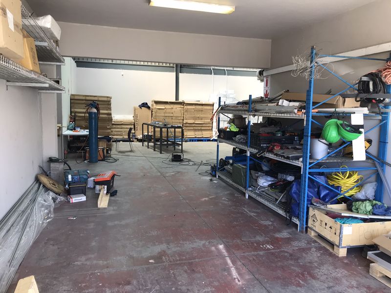 Mini Warehouse to Let in North Riding - Photo 5