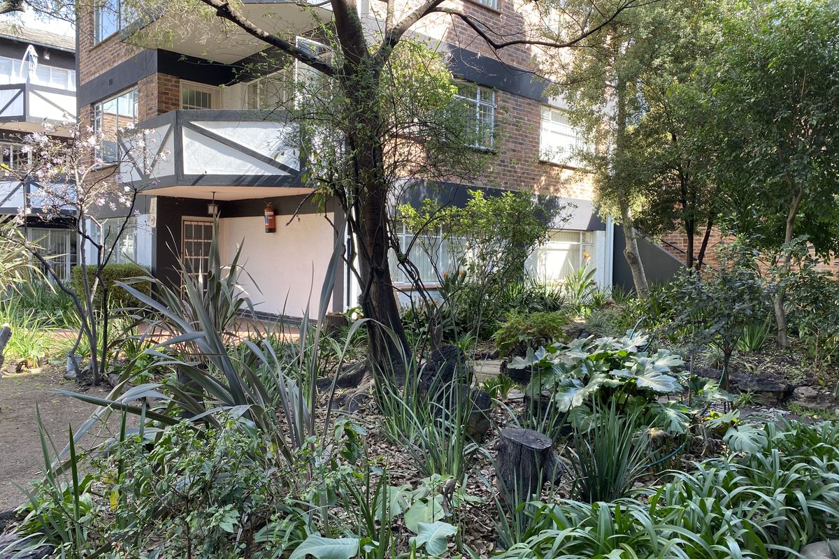 GARDEN UNIT OFFICE WITH 5KVA BACKUP POWER - Photo 5