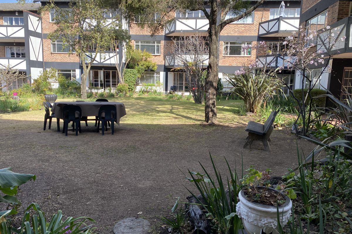 GARDEN UNIT OFFICE WITH 5KVA BACKUP POWER - Photo 4