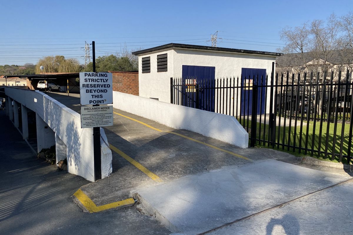 GARDEN UNIT OFFICE WITH 5KVA BACKUP POWER - Photo 3