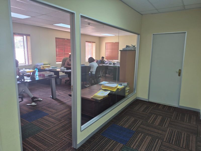 Offices to rent in office park, Vorna Valley, Midrand - Photo 9