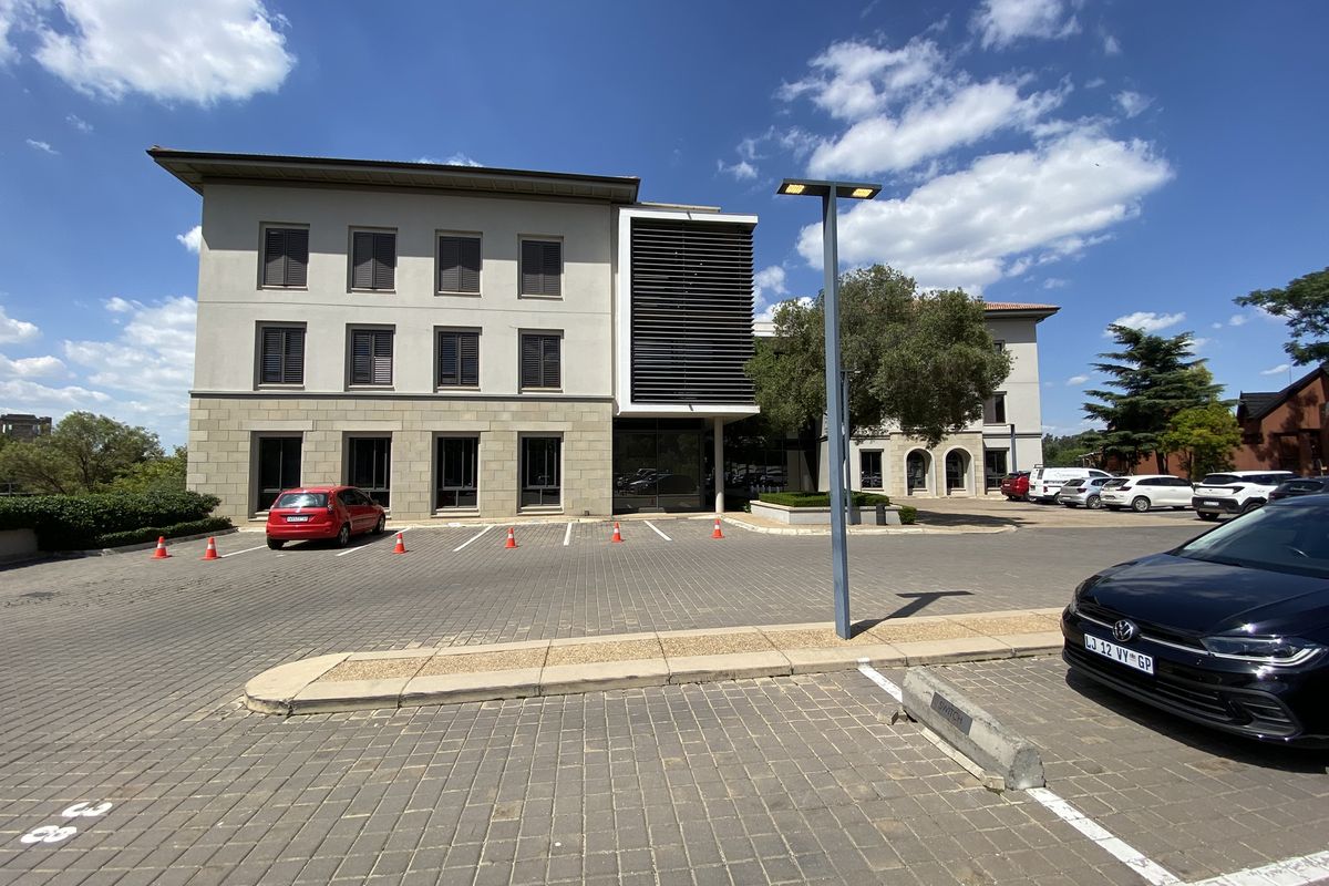 330m2 P-Grade Suite to Let in Fourways - Photo 2