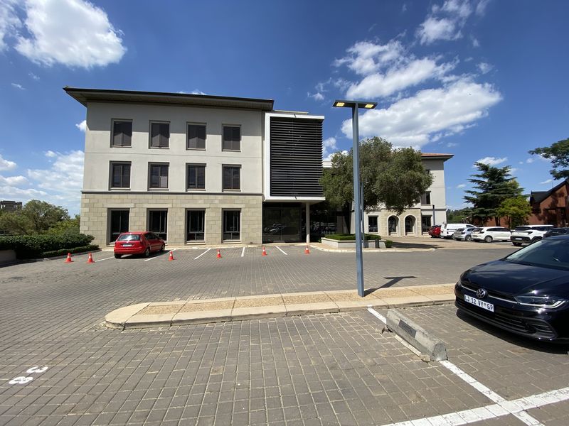 330m2 P-Grade Suite to Let in Fourways - Photo 2