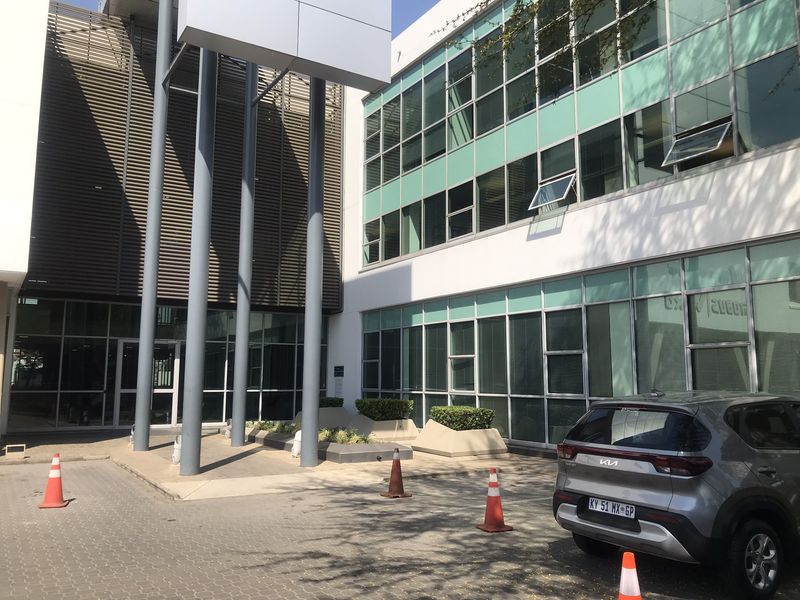 4 Star Green Rated Offices available with signage opportunity - Photo 2