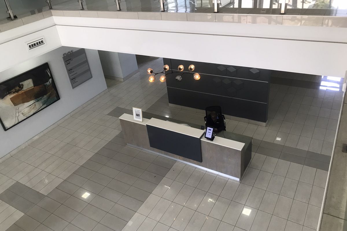 4 Star Green Rated Offices available with signage opportunity - Photo 4