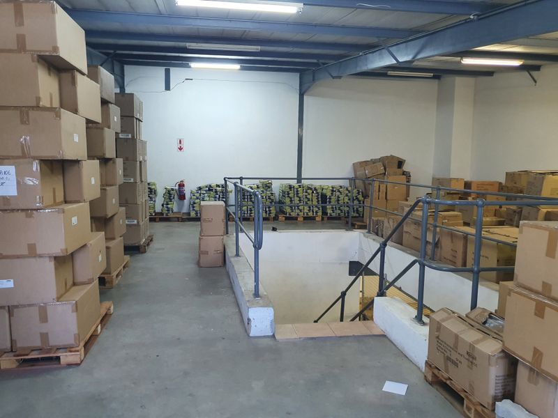 Sectional title mini unit for sale in business park, Midrand - Photo 8