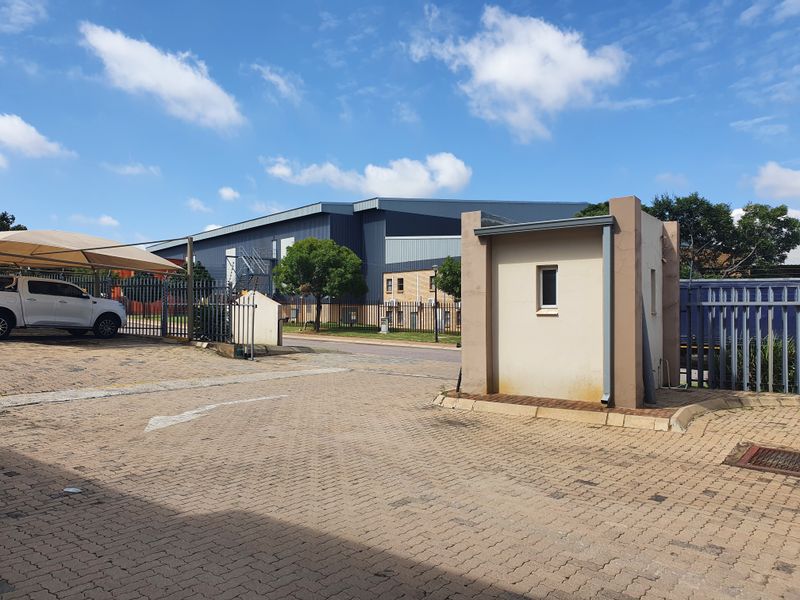 Sectional title mini unit for sale in business park, Midrand - Photo 10