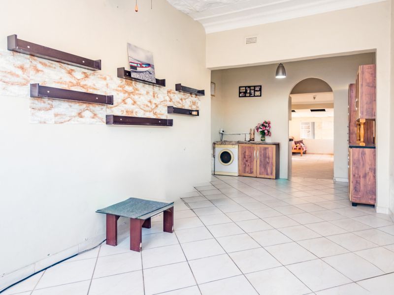 Golden oldie family home for sale in West Krugersdorp - Photo 10