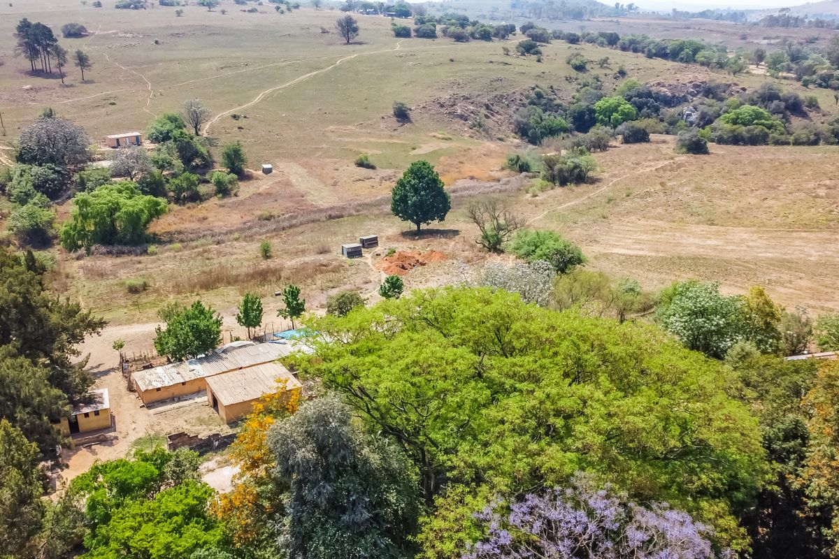 8.6HA plot located in Van Wyk's Restant, Muldersdrift, in area earmarked for future development - Photo 4