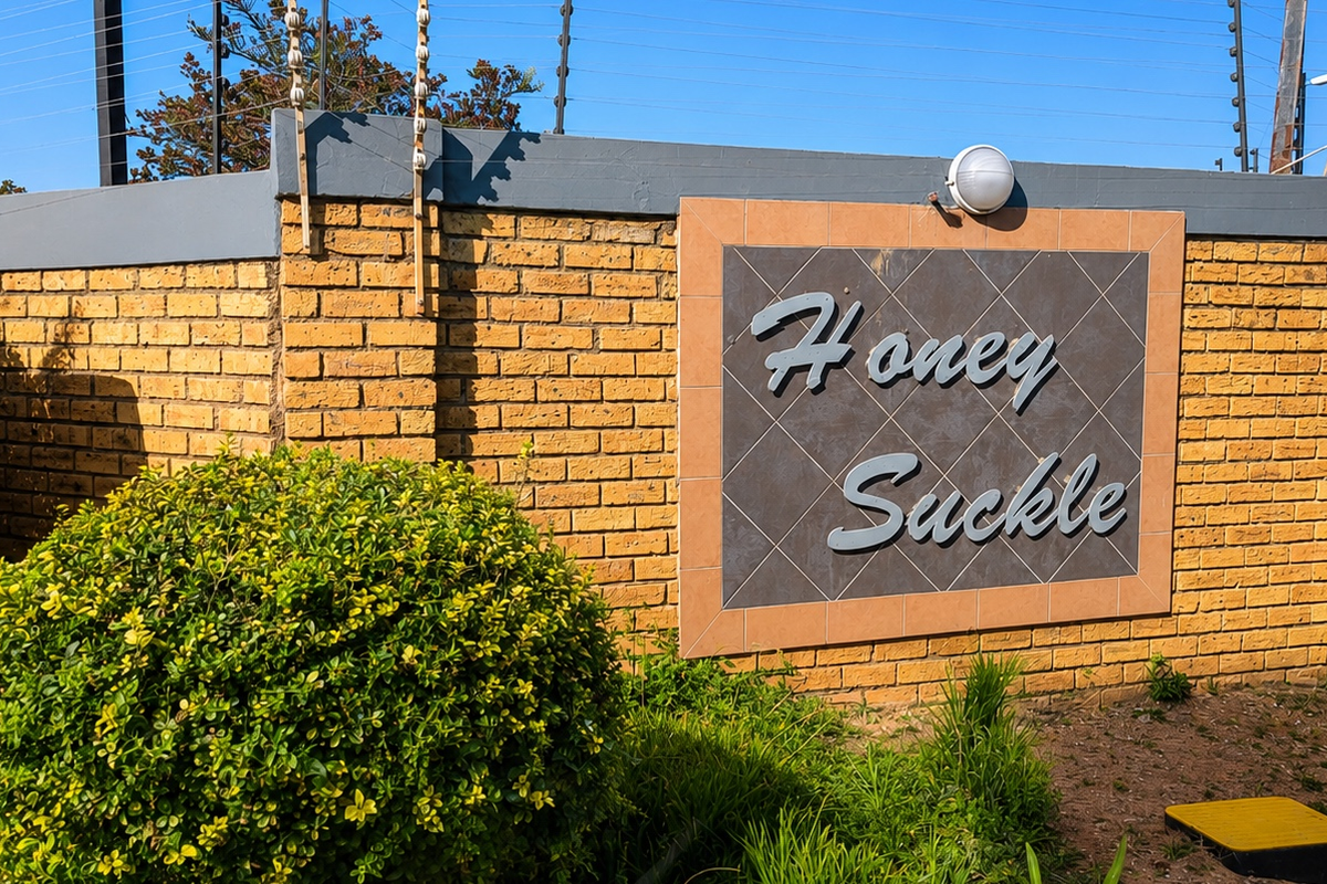 Neat Ground Floor Apartment with Private Garden in Secure Honey Suckle Complex - Photo 5