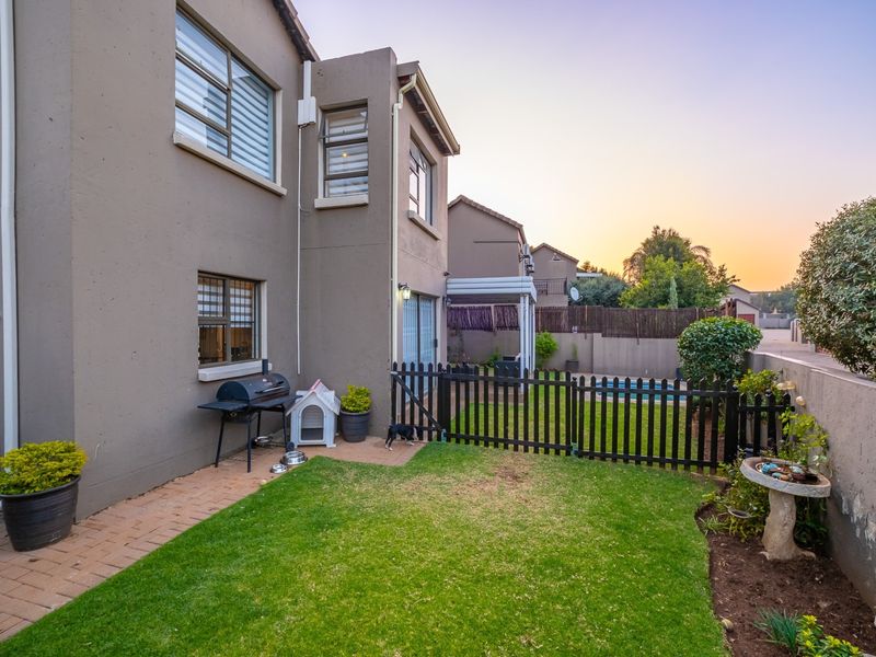3 BEDROOM CLUSTER WITH HEATED SWIMMING POOL - Photo 6