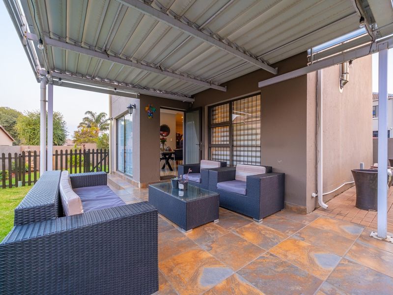 3 BEDROOM CLUSTER WITH HEATED SWIMMING POOL - Photo 5