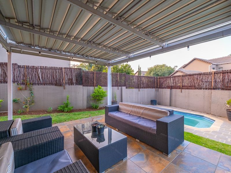 3 BEDROOM CLUSTER WITH HEATED SWIMMING POOL - Photo 4