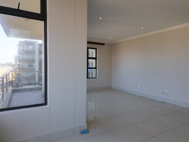 Modern 3 Bedroom Apartment in Popular One on Herrwood - Photo 5