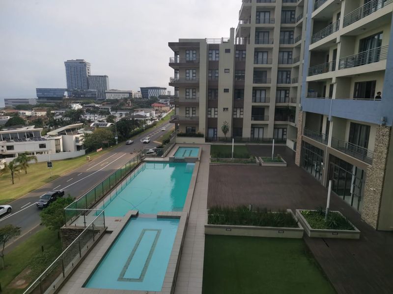 Modern 3 Bedroom Apartment in Popular One on Herrwood - Photo 2