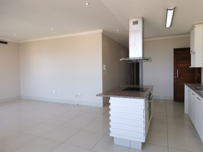 Modern 3 Bedroom Apartment in Popular One on Herrwood - Photo 3